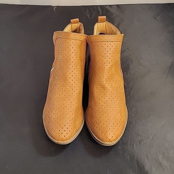 BRAND NEW SOCIOLOGY TWO-ZIP ROUND TOE SLIP-ON BOOTIES - Picture 2 of 13